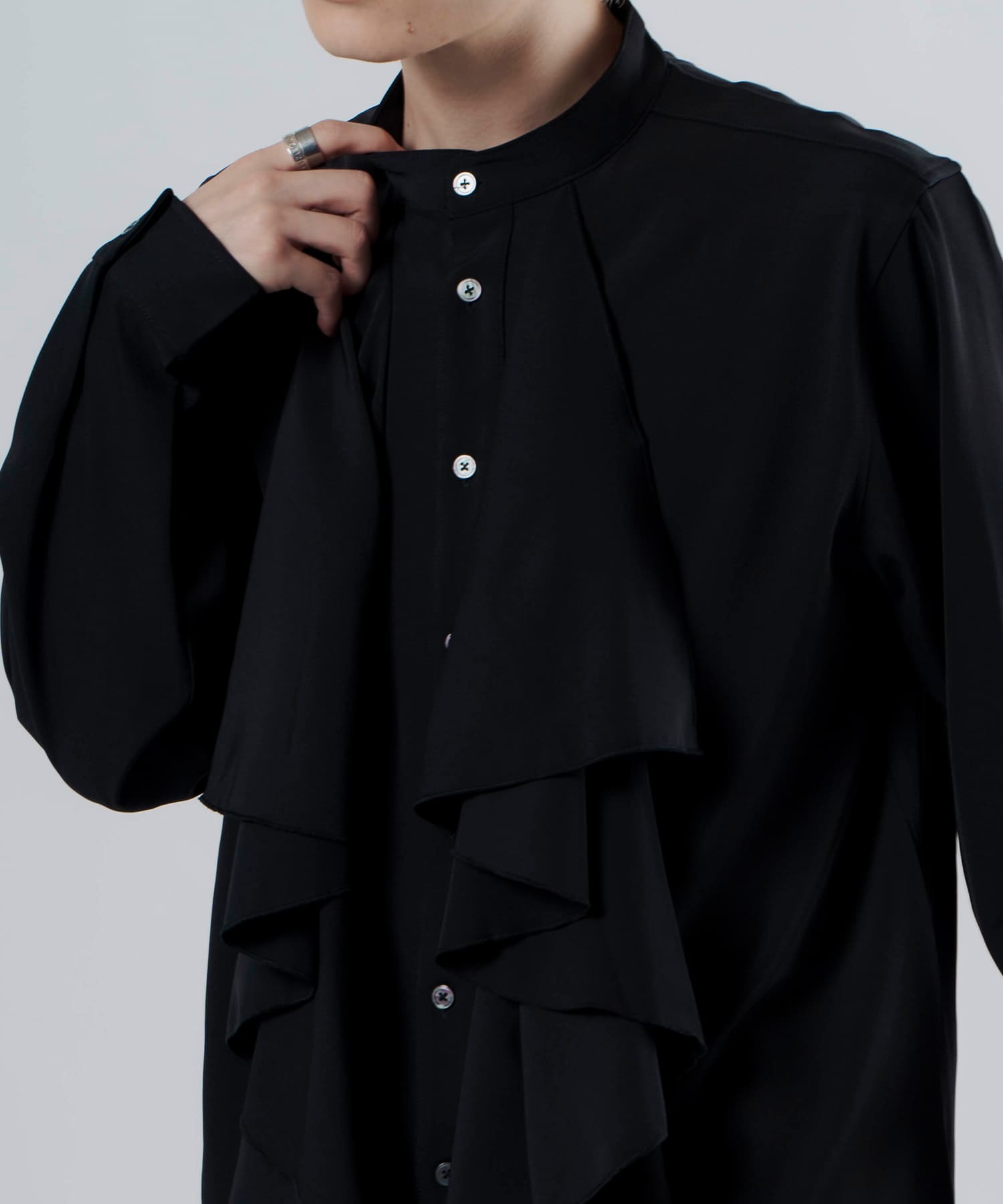 着丈約108cmNOT CONVENTIONAL separate shirt ブラック - シャツ