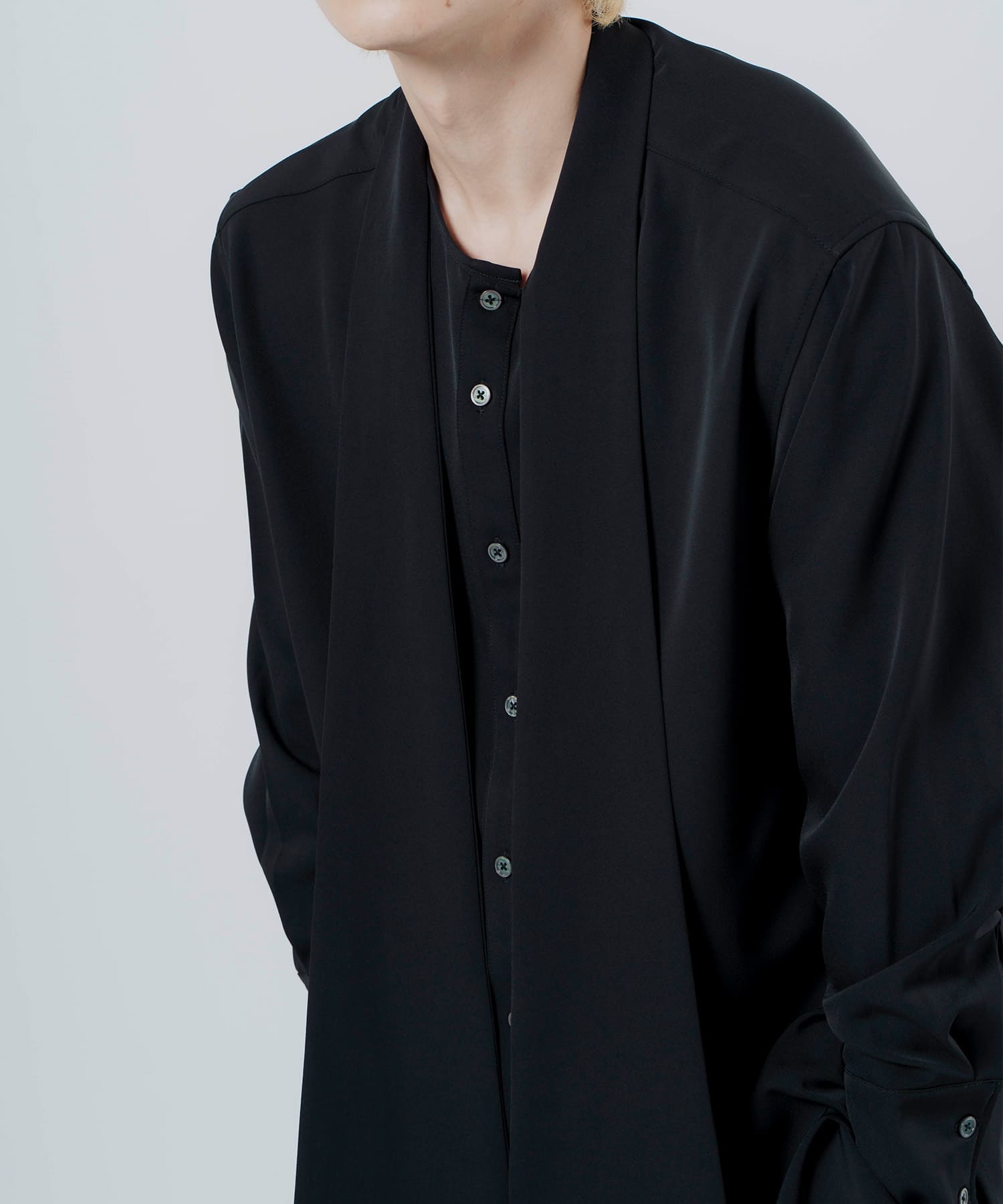 satin ribbon neck shirt / NOT CONVENTIONAL公式通販