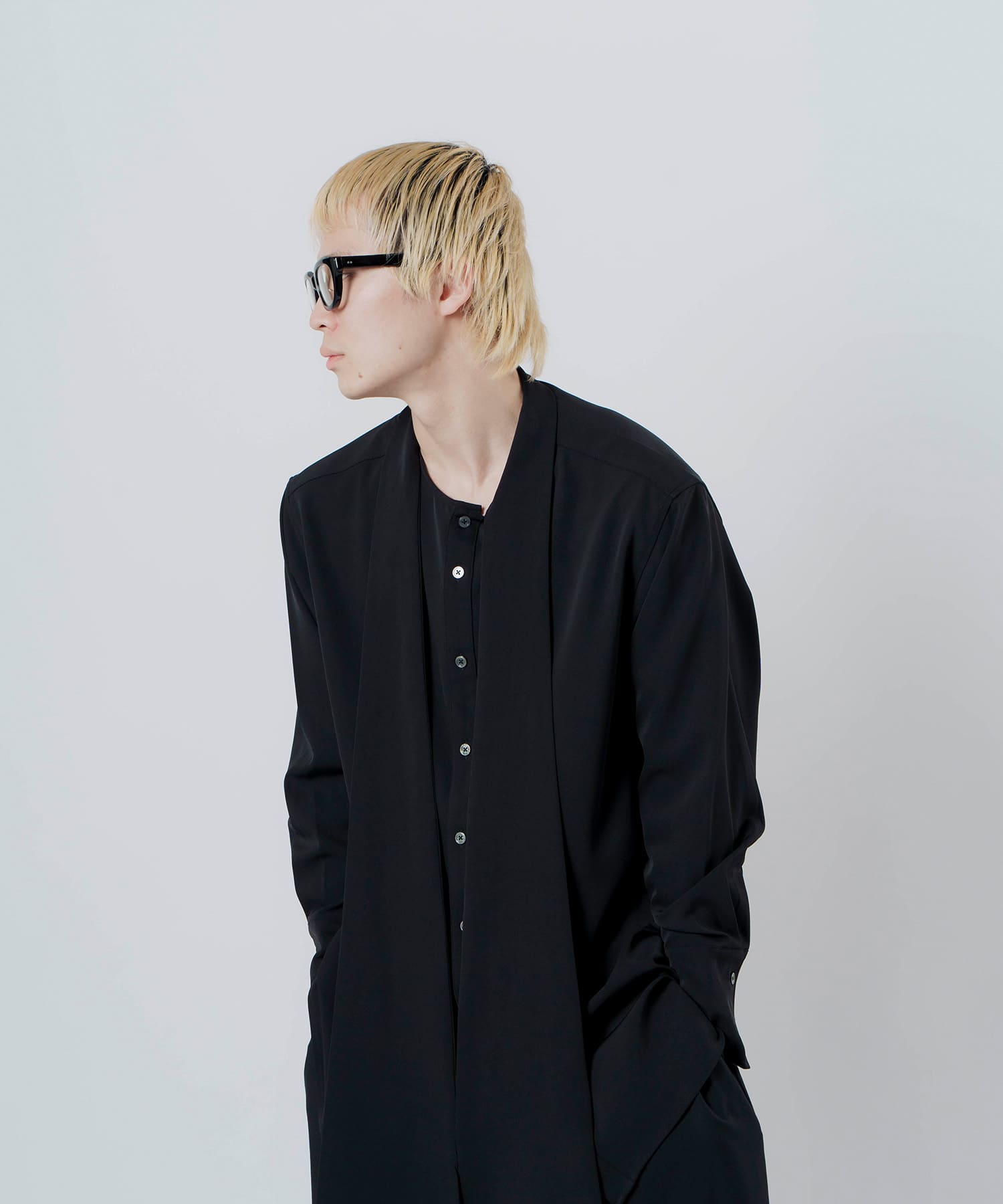 satin ribbon neck shirt / NOT CONVENTIONAL公式通販