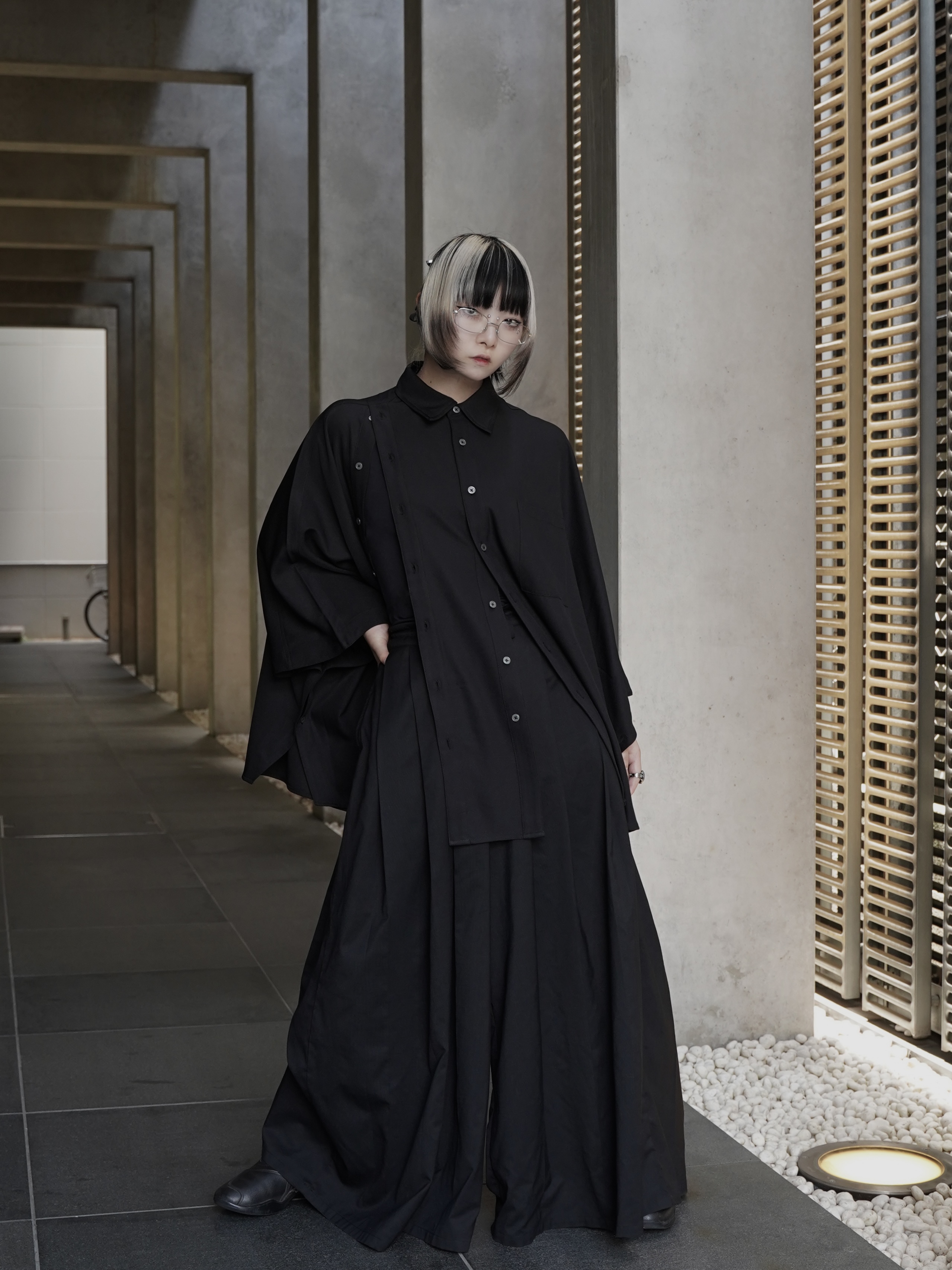 drape big shirt